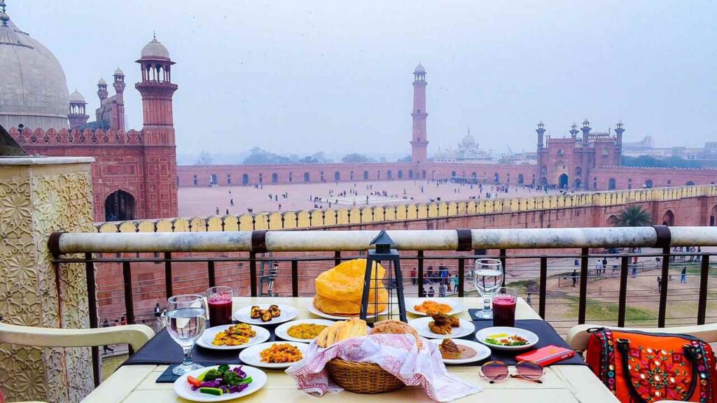 Best-Places-in-Lahore-for-Dinner-Buffets-resized